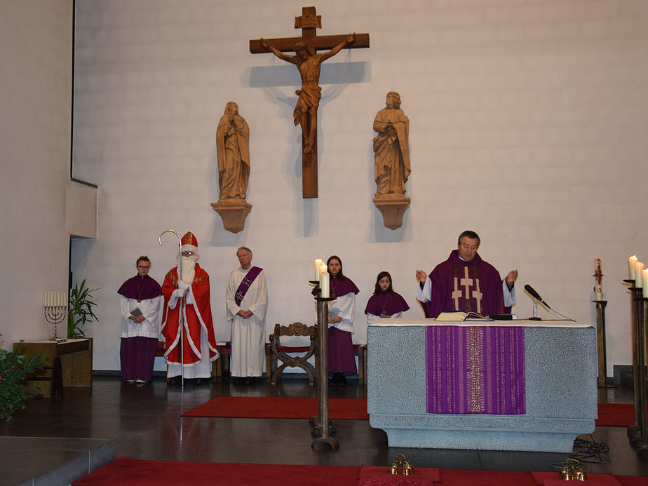 Der heilige Nikolaus in "Heilig Kreuz" Zierenberg